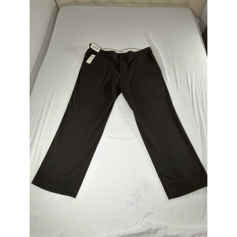NWT Dockers Easy Khaki Mens 42x30 Classic Fit Flat Front Pants Stretch Chinos